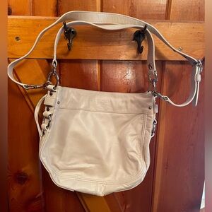 Coach White Shoulder Bag/Purse. Leather. #A1020-514707. Excellent Condition